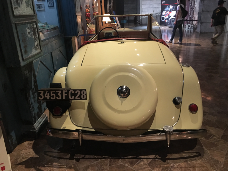 Illustration for article titled Look At This Amazing Collection of Historic Cars Inside A Japanese Shopping Mall